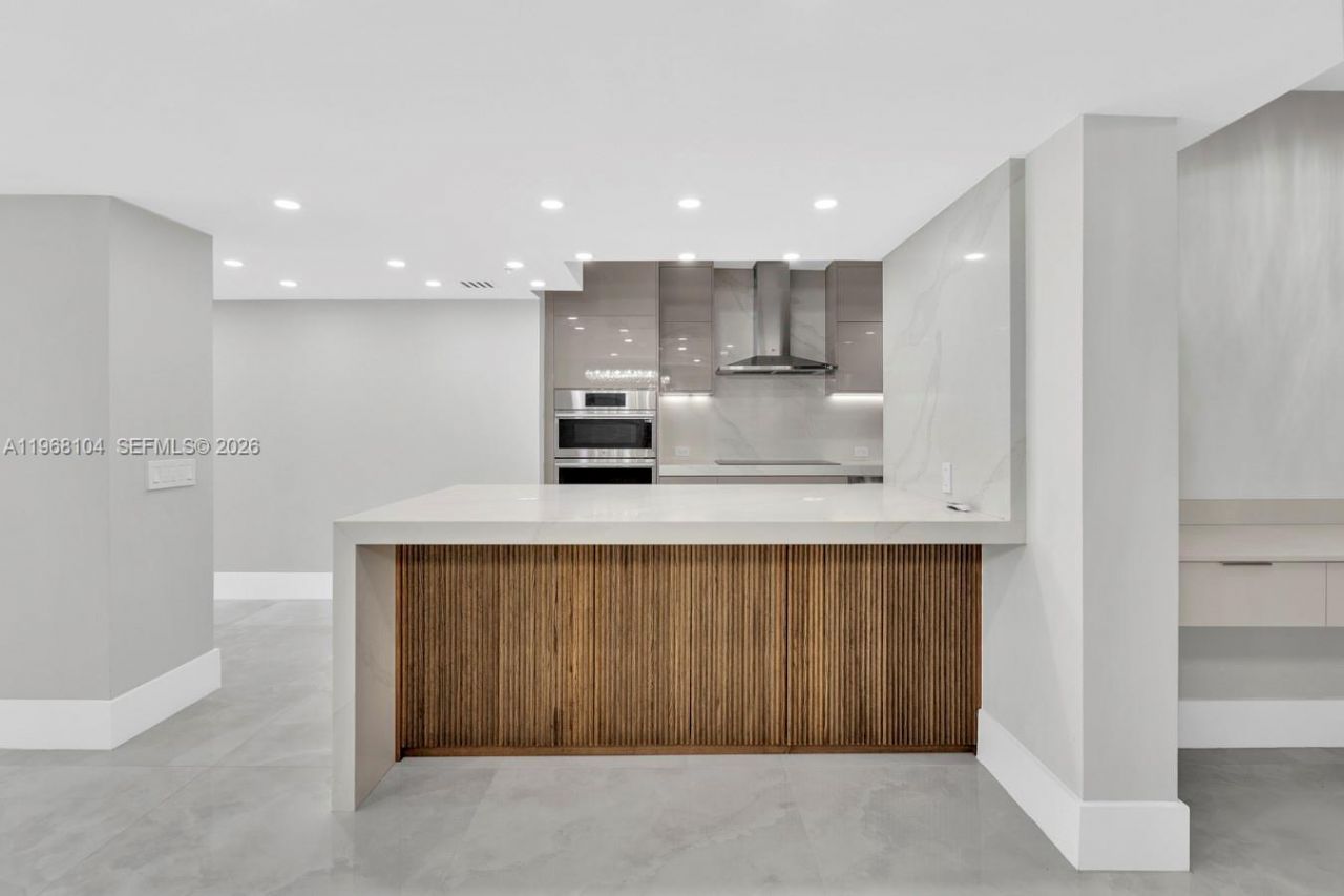 2051 SE 3rd St, Unit 406, Deerfield Beach, FL 33441 Photo