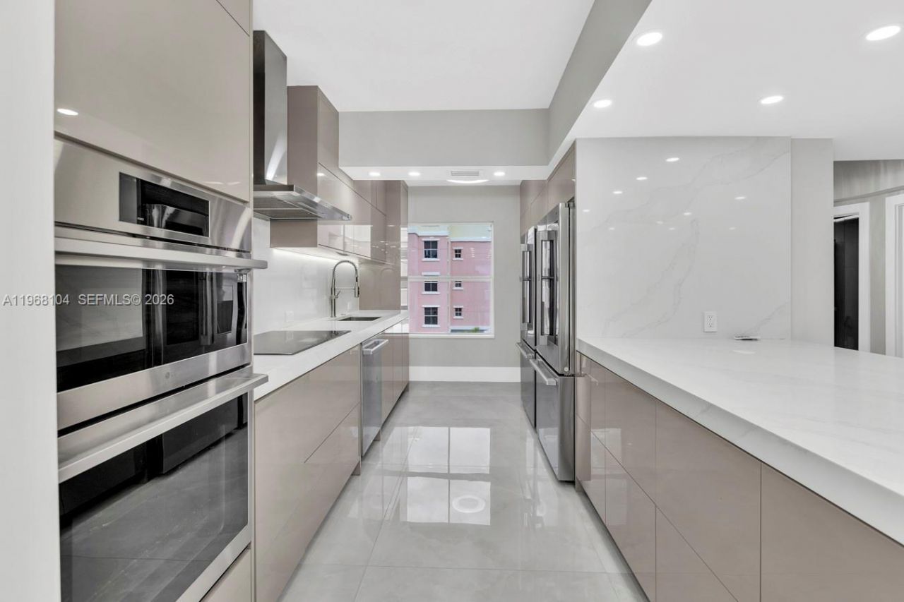 2051 SE 3rd St, Unit 406, Deerfield Beach, FL 33441 Photo