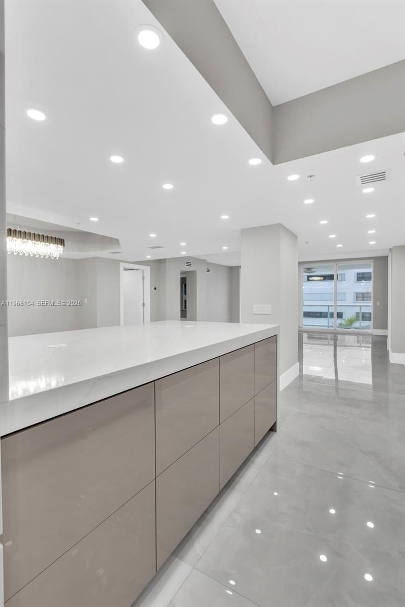 2051 SE 3rd St, Unit 406, Deerfield Beach, FL 33441 Photo