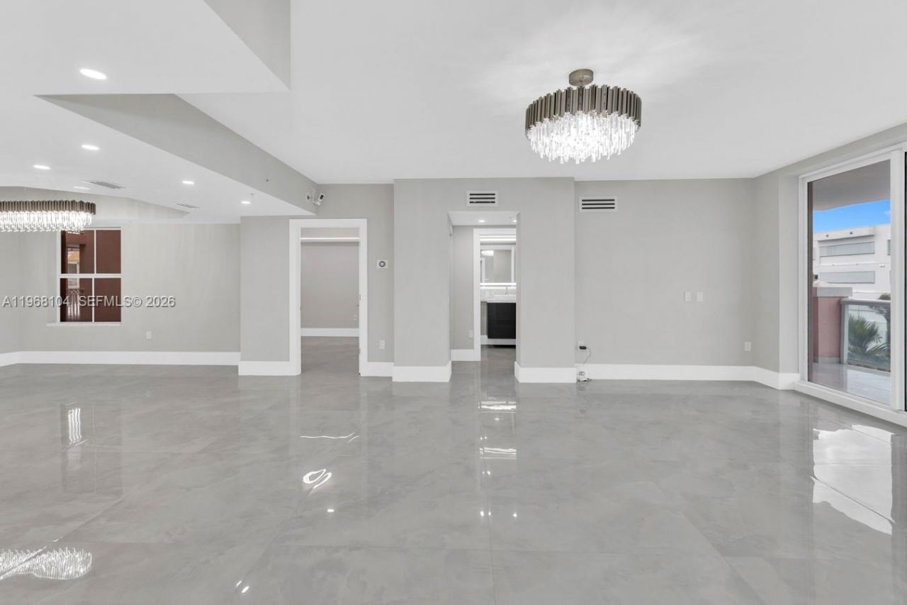 2051 SE 3rd St, Unit 406, Deerfield Beach, FL 33441 Photo