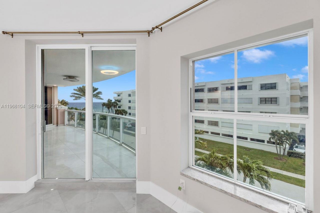 2051 SE 3rd St, Unit 406, Deerfield Beach, FL 33441 Photo