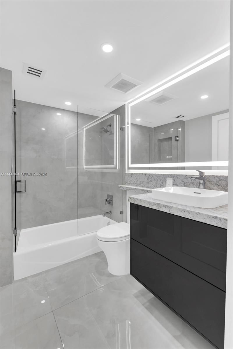 2051 SE 3rd St, Unit 406, Deerfield Beach, FL 33441 Photo