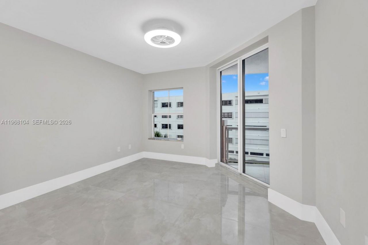 2051 SE 3rd St, Unit 406, Deerfield Beach, FL 33441 Photo