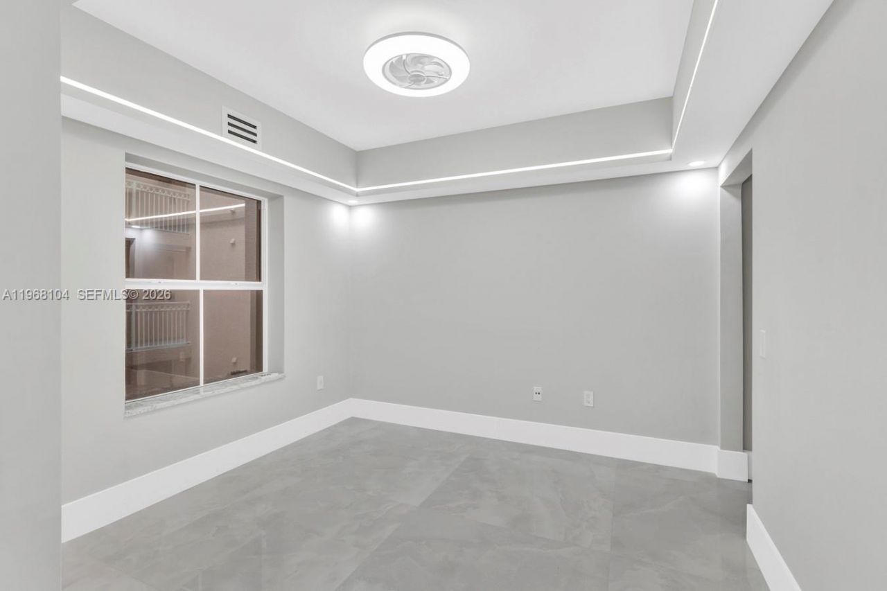 2051 SE 3rd St, Unit 406, Deerfield Beach, FL 33441 Photo