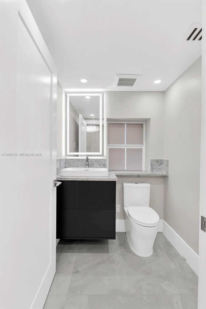 2051 SE 3rd St, Unit 406, Deerfield Beach, FL 33441 Photo