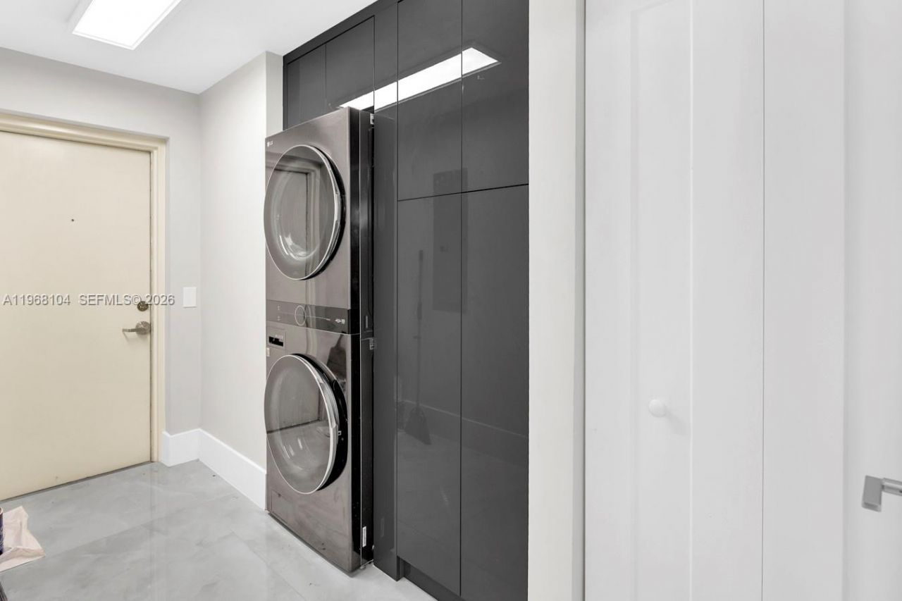 2051 SE 3rd St, Unit 406, Deerfield Beach, FL 33441 Photo