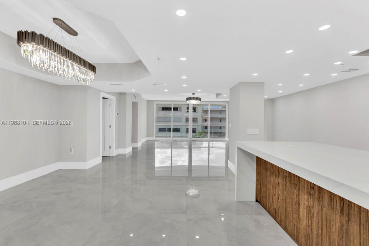 2051 SE 3rd St, Unit 406, Deerfield Beach, FL 33441 Photo