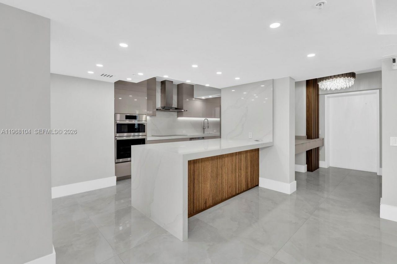 2051 SE 3rd St, Unit 406, Deerfield Beach, FL 33441 Photo