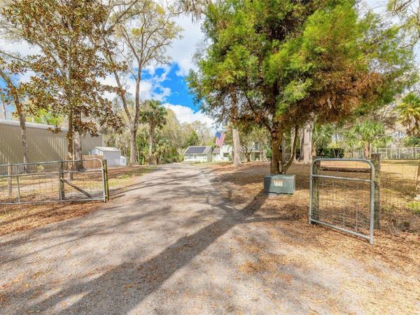 2090 STONE ROAD, DELAND, FL 32720