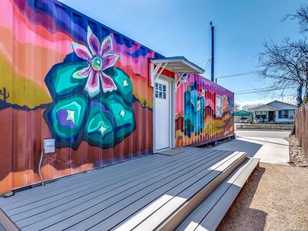 2415 W Poplar, San Antonio, TX 78207