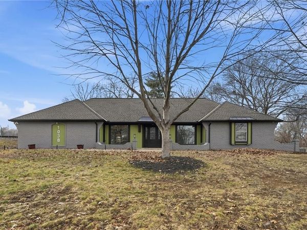 1038 N Woodland Court, Kansas City, MO 64118