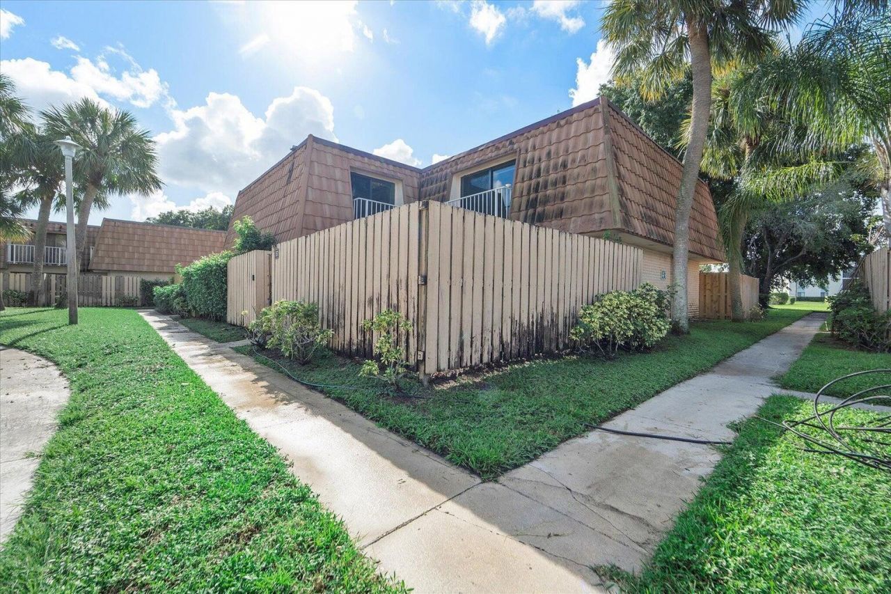 557 Green Springs Place, West Palm Beach, FL 33409 Photo