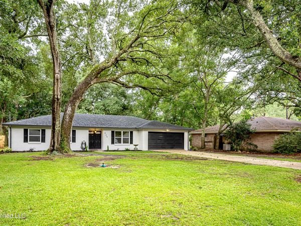 825 Graveline Road, Gautier, MS 39553