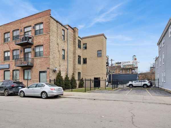 1560 W Wabansia Avenue, Unit 3F, Chicago, IL 60642