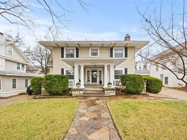 5927 Grand Avenue, Kansas City, MO 64113