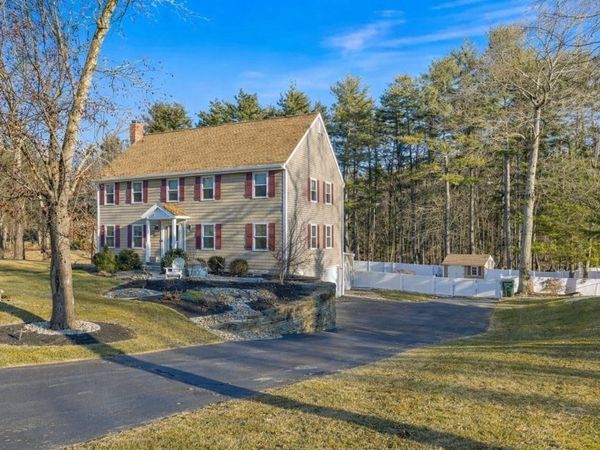 49 Windsor Ln, North Andover, MA 01845