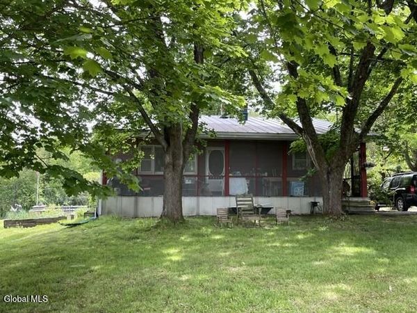 62 Tybush Lane, Troy, NY 12180