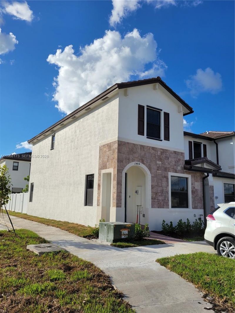 11404 W 33rd Ct, Unit 11404, Hialeah, FL 33018 Photo
