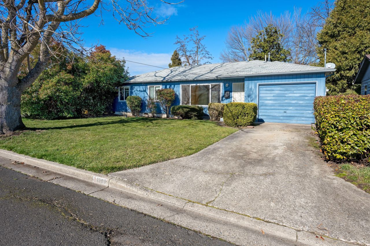 1309 Fortune Drive, Medford, OR 97504 Main Photo