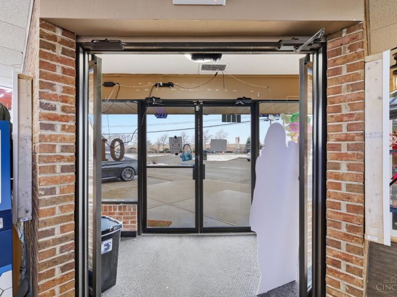 9124 Plainfield Road, Blue Ash, OH 45236 Photo 13