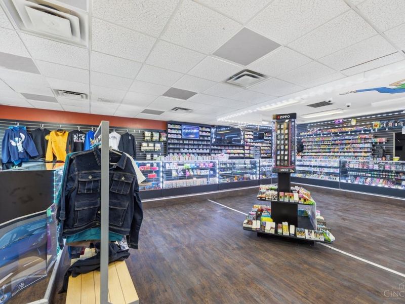 9124 Plainfield Road, Blue Ash, OH 45236 Photo 5