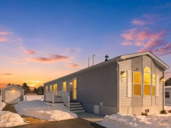 7 1st Ave, Westfield, MA 01085