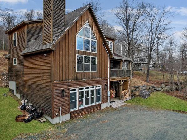 16 Rock Split Way, Wilmington, VT 05363