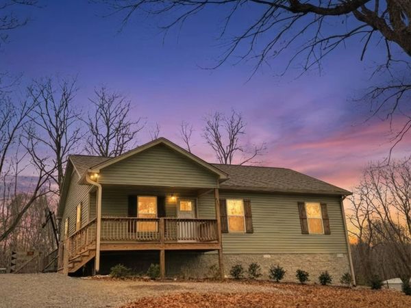 695 Hog Back Ridge Rd , Bethpage, TN 37022