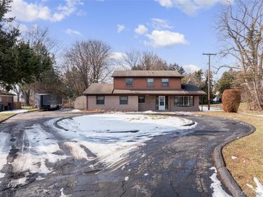 11808 Harbor Lane, Van Buren Twp, MI 48111