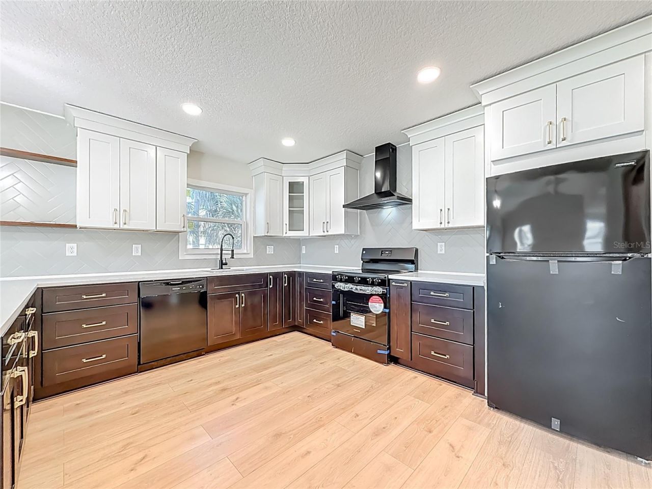 6948 Dartmouth Avenue N, Saint Petersburg, FL 33710 Photo