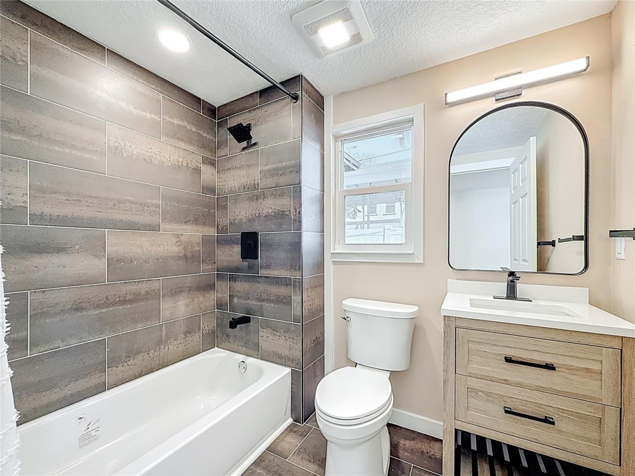 6948 Dartmouth Avenue N, Saint Petersburg, FL 33710 Photo