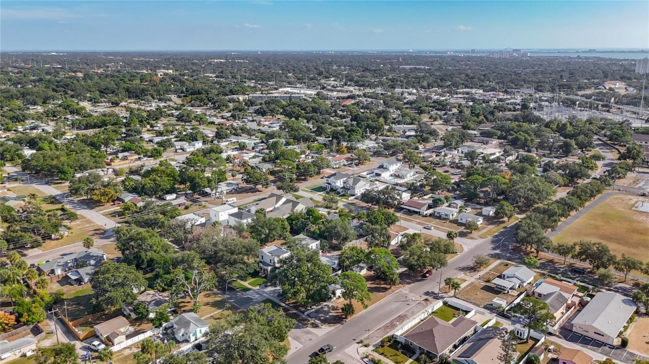 6948 Dartmouth Avenue N, Saint Petersburg, FL 33710 Photo