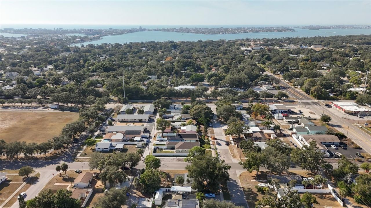 6948 Dartmouth Avenue N, Saint Petersburg, FL 33710 Photo