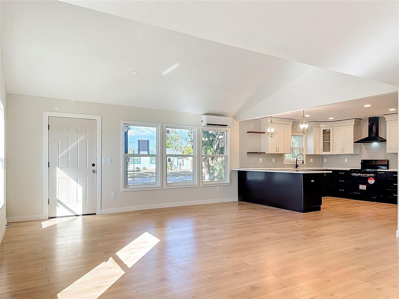 6948 Dartmouth Avenue N, Saint Petersburg, FL 33710 Photo