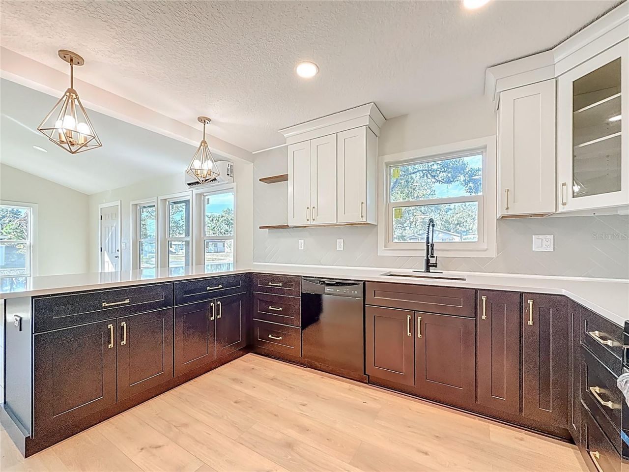 6948 Dartmouth Avenue N, Saint Petersburg, FL 33710 Photo