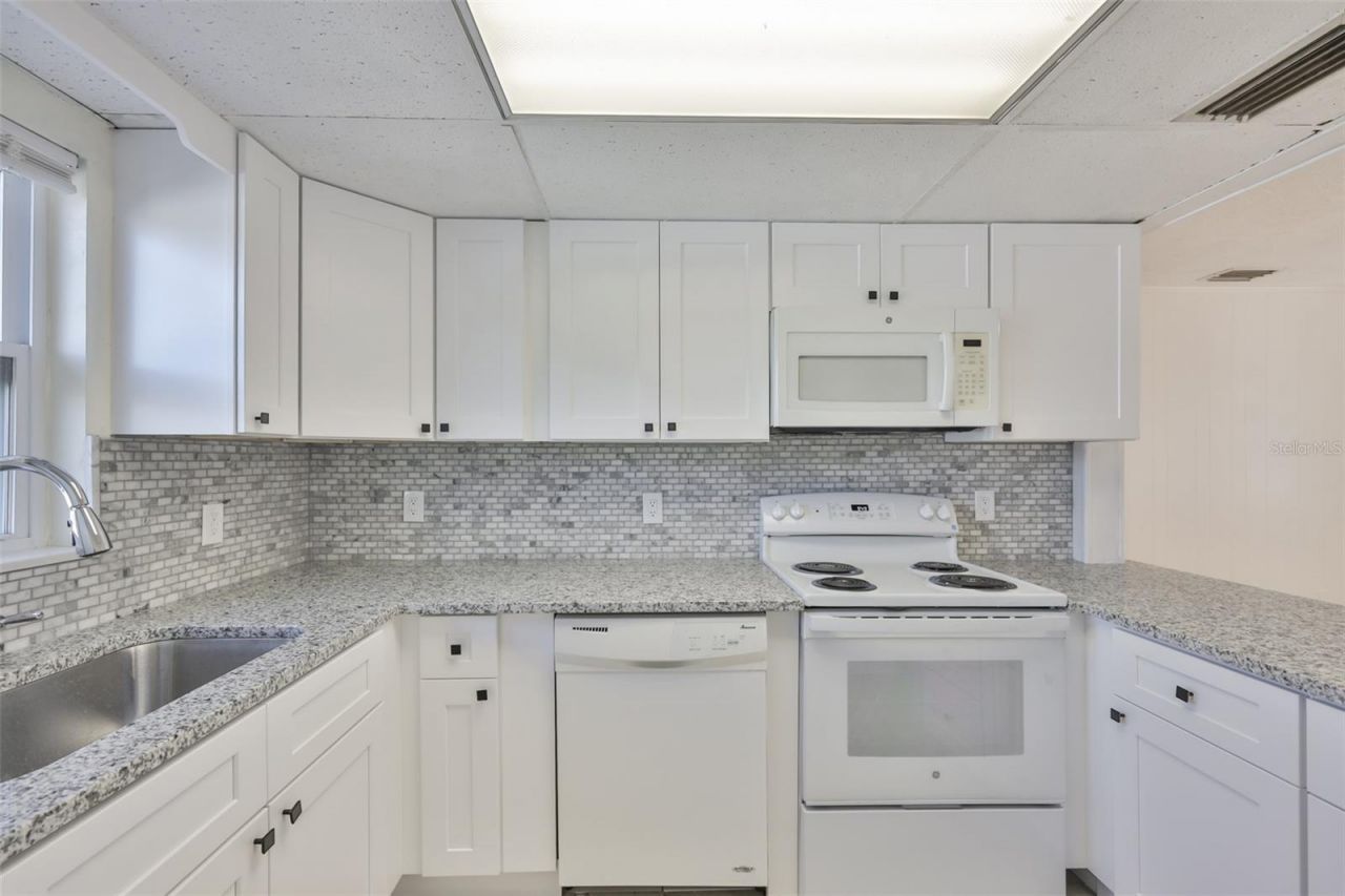 72 Lake Shore Drive, Palm Harbor, FL 34684 Photo