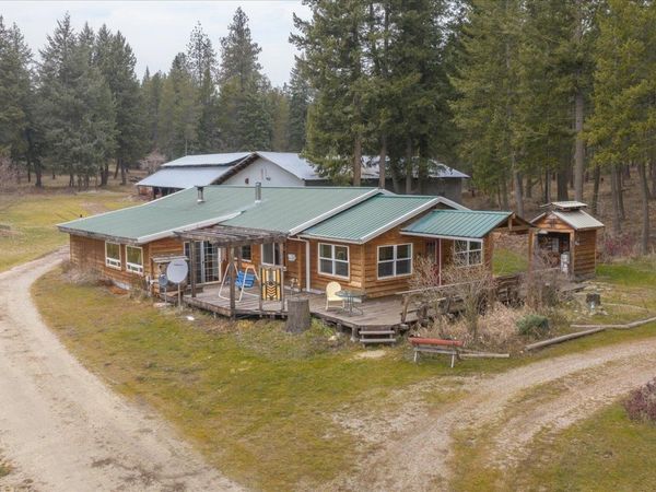 11006 E Boundary Rd, Elk, WA 99009