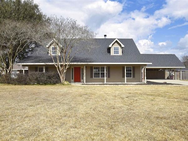 1906 Deepwoods Drive, Lake Charles, LA 70605