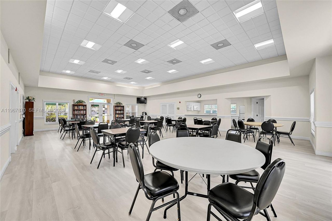 9575 Weldon Cir, Unit C113, Tamarac, FL 33321 Photo