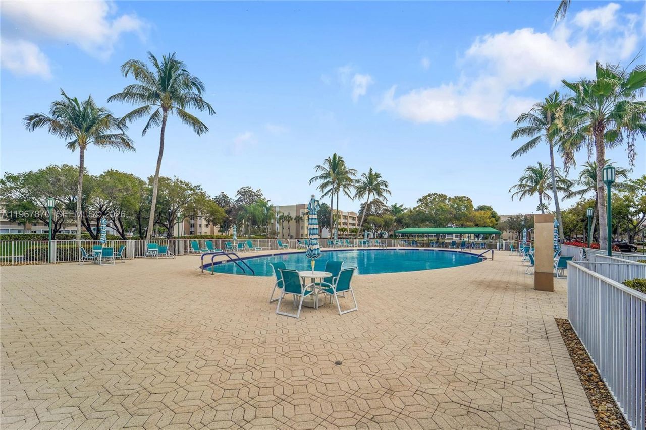 9575 Weldon Cir, Unit C113, Tamarac, FL 33321 Photo