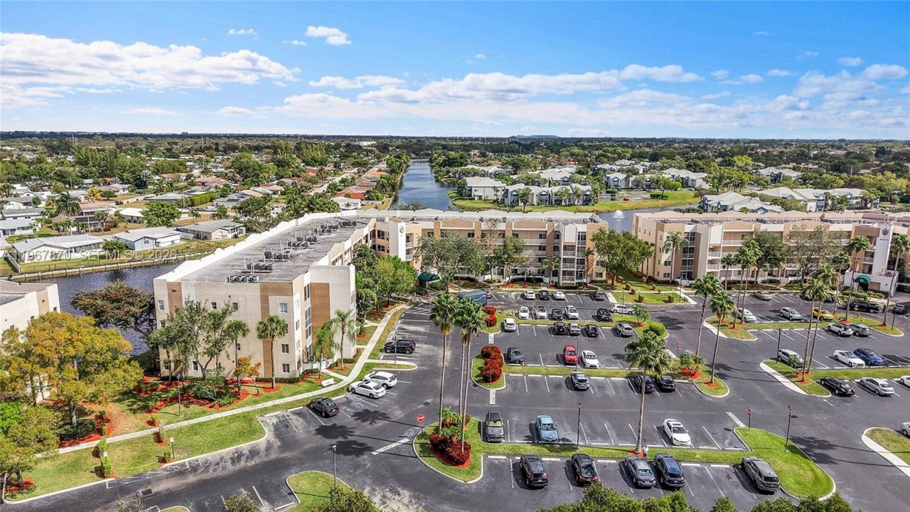 9575 Weldon Cir, Unit C113, Tamarac, FL 33321 Photo