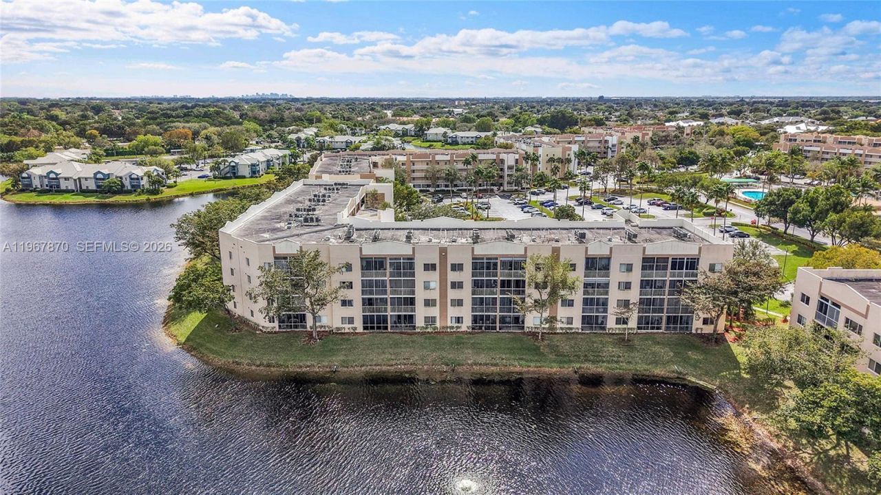 9575 Weldon Cir, Unit C113, Tamarac, FL 33321 Photo