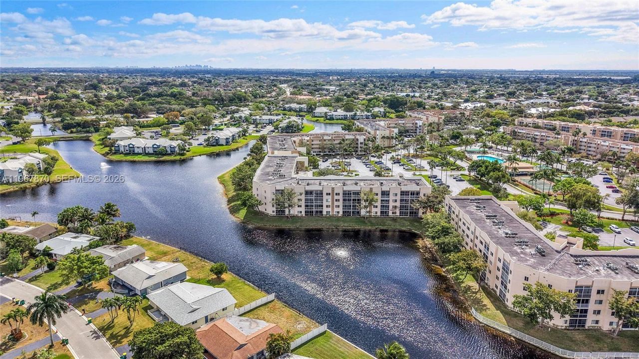 9575 Weldon Cir, Unit C113, Tamarac, FL 33321 Photo