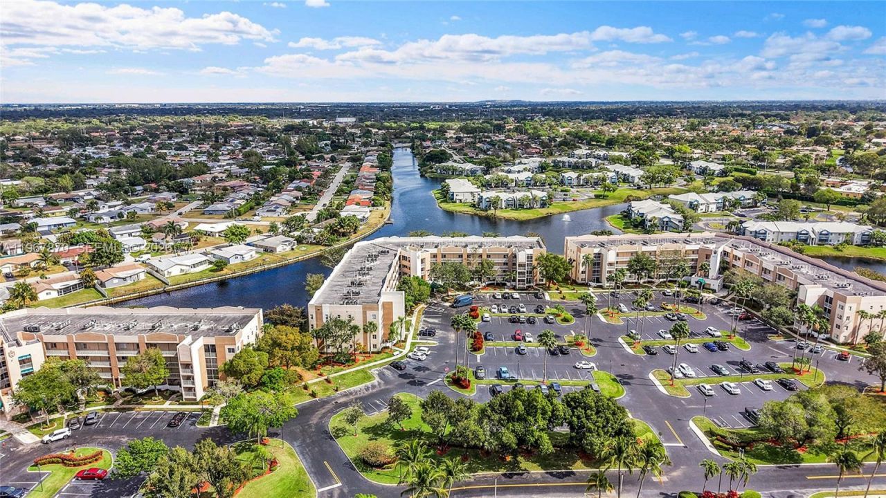 9575 Weldon Cir, Unit C113, Tamarac, FL 33321 Photo