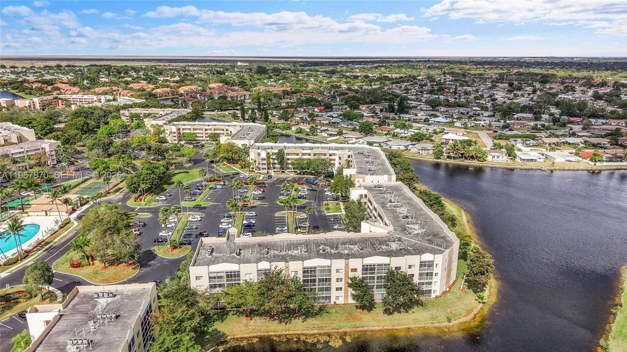 9575 Weldon Cir, Unit C113, Tamarac, FL 33321 Photo