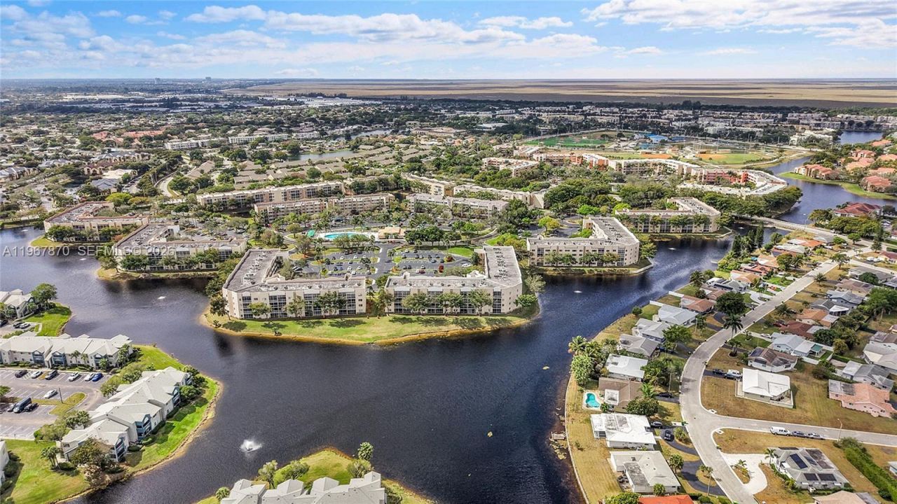 9575 Weldon Cir, Unit C113, Tamarac, FL 33321 Photo