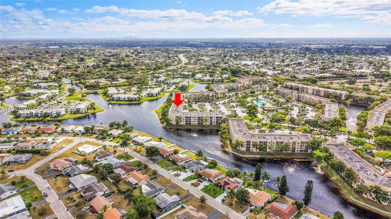 9575 Weldon Cir, Unit C113, Tamarac, FL 33321 Photo