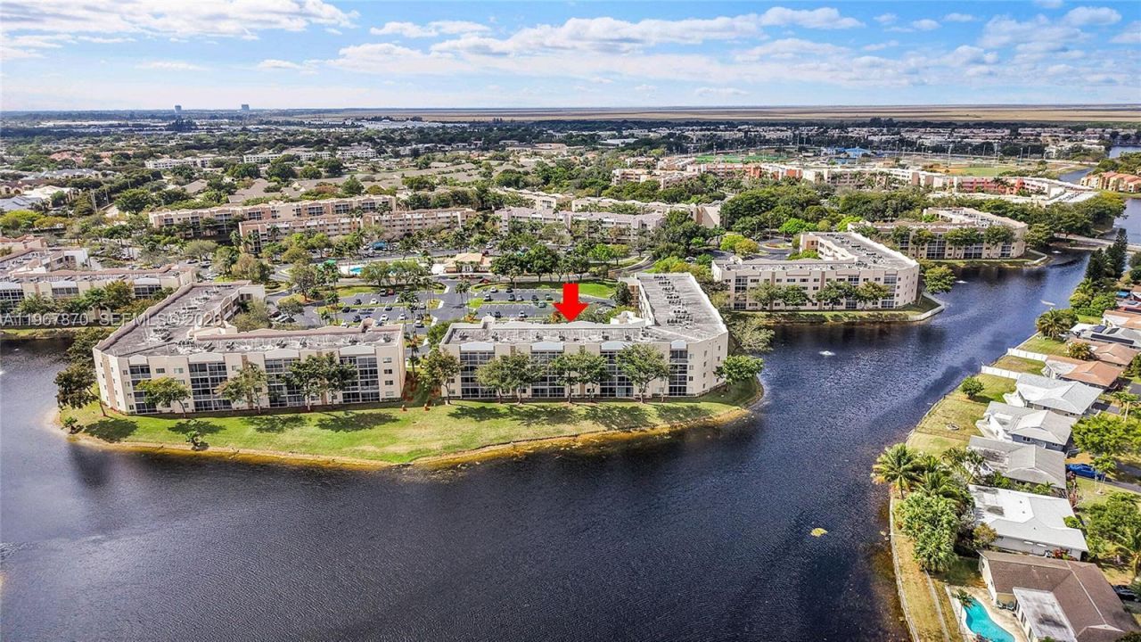 9575 Weldon Cir, Unit C113, Tamarac, FL 33321 Photo