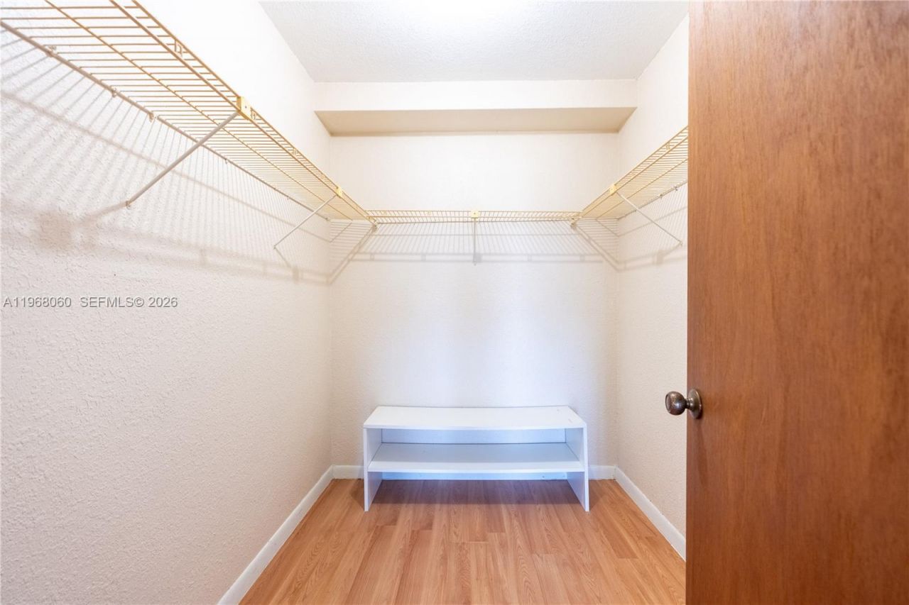 430 Commodore Dr, Unit 314, Plantation, FL 33325 Photo