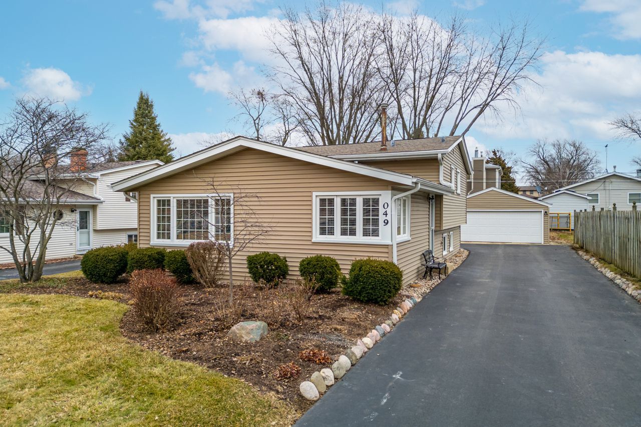 0n049 Page Street, Winfield, IL 60190 Main Photo